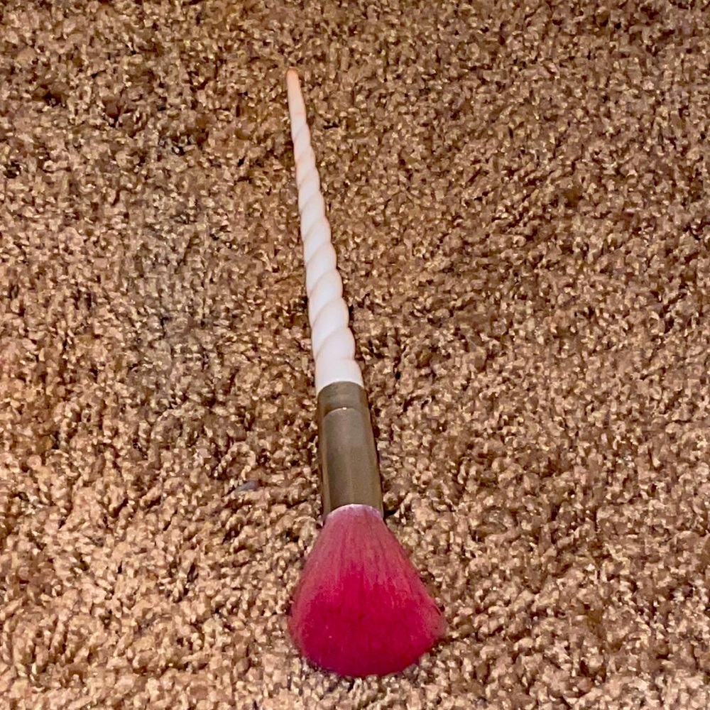 Makeup brush